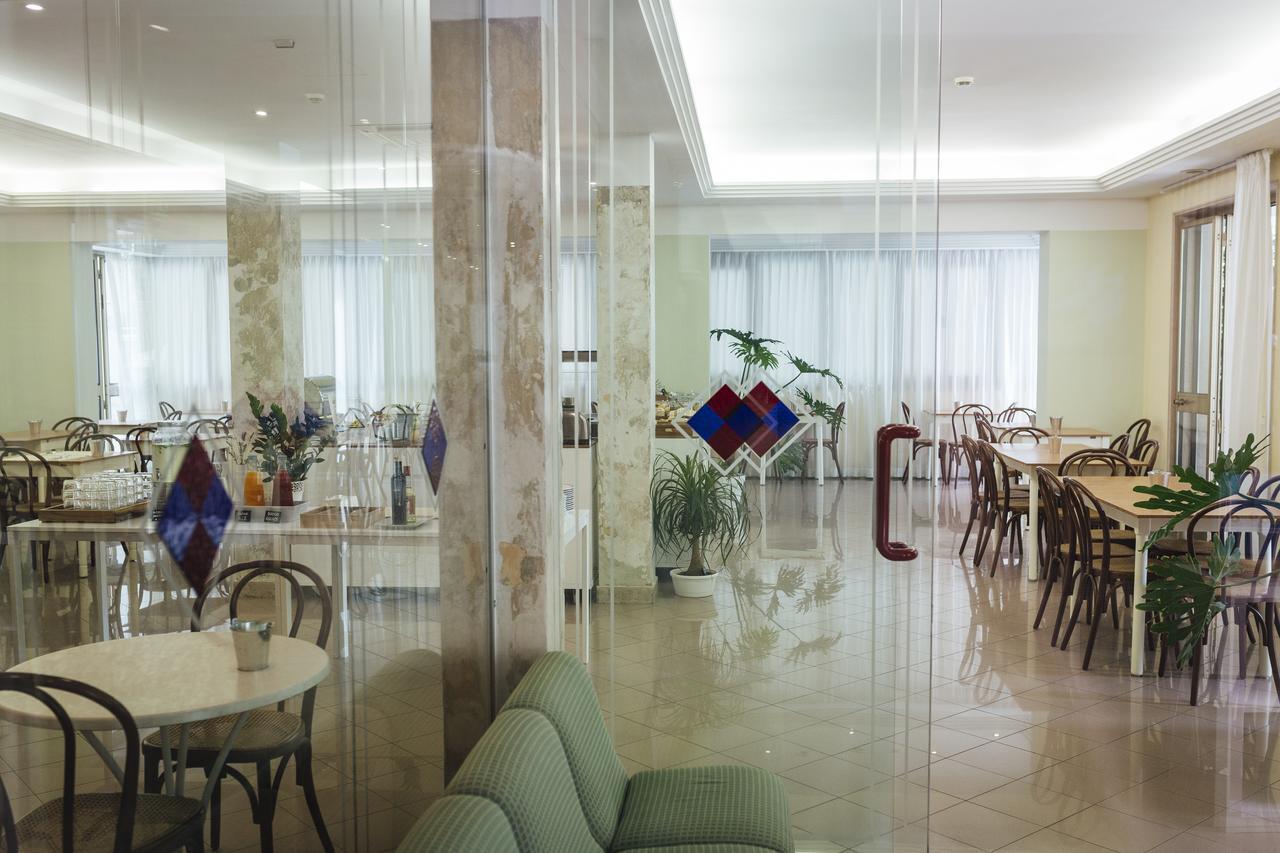 Hotel Montecarlo Rimini Exteriör bild